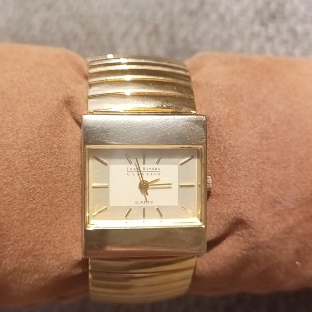 Joan Rivers Classic women's vintage stretch gold tone watch